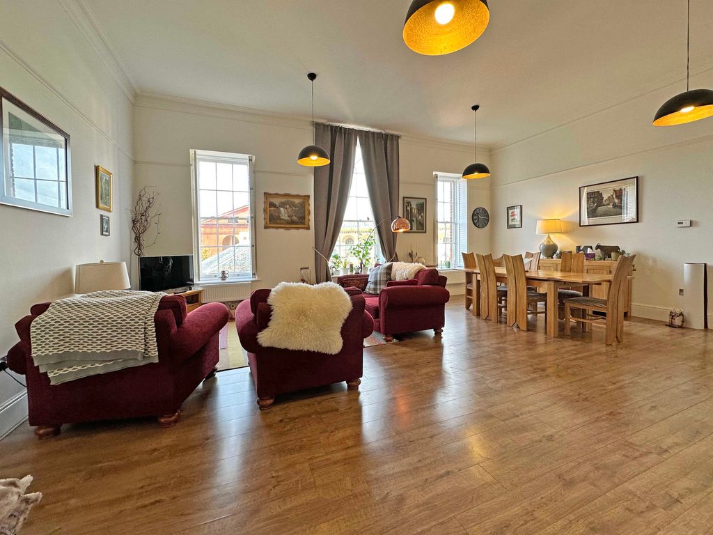 Property photo 3 of 23