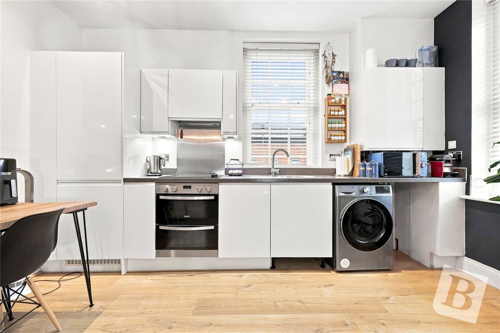Property photo 1 of 13 Kitchen/Living