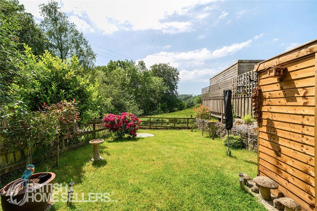 Property photo 2 of 22 Picture No. 18