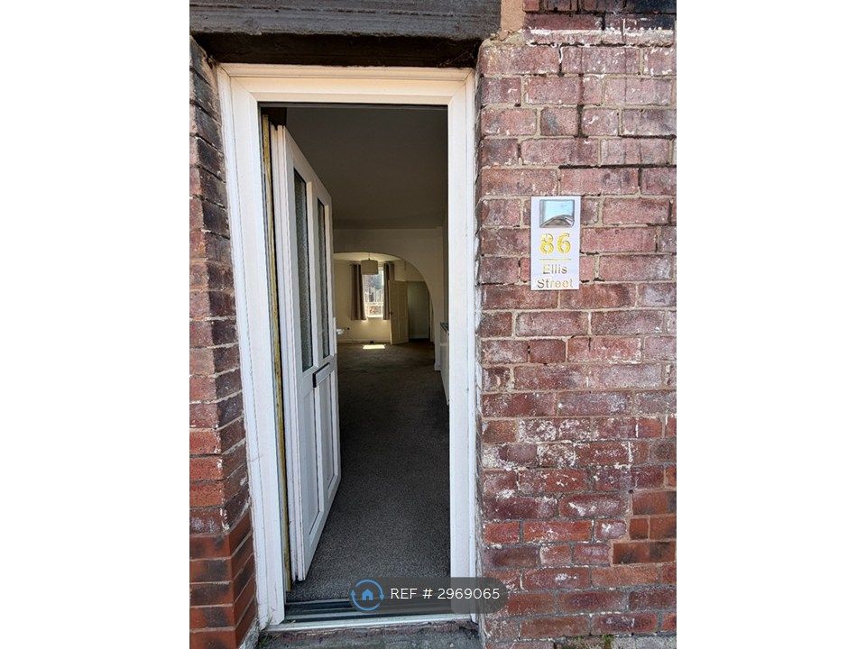 Property photo 2 of 13 Entrance