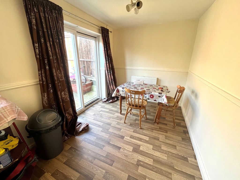 Property photo 3 of 12 Image