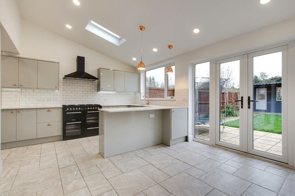 Property photo 1 of 20