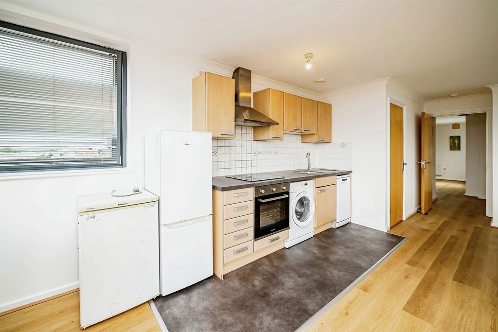 Property photo 3 of 13 Kitchen