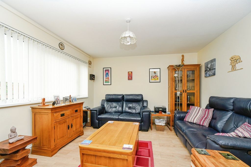 Property photo 3 of 17