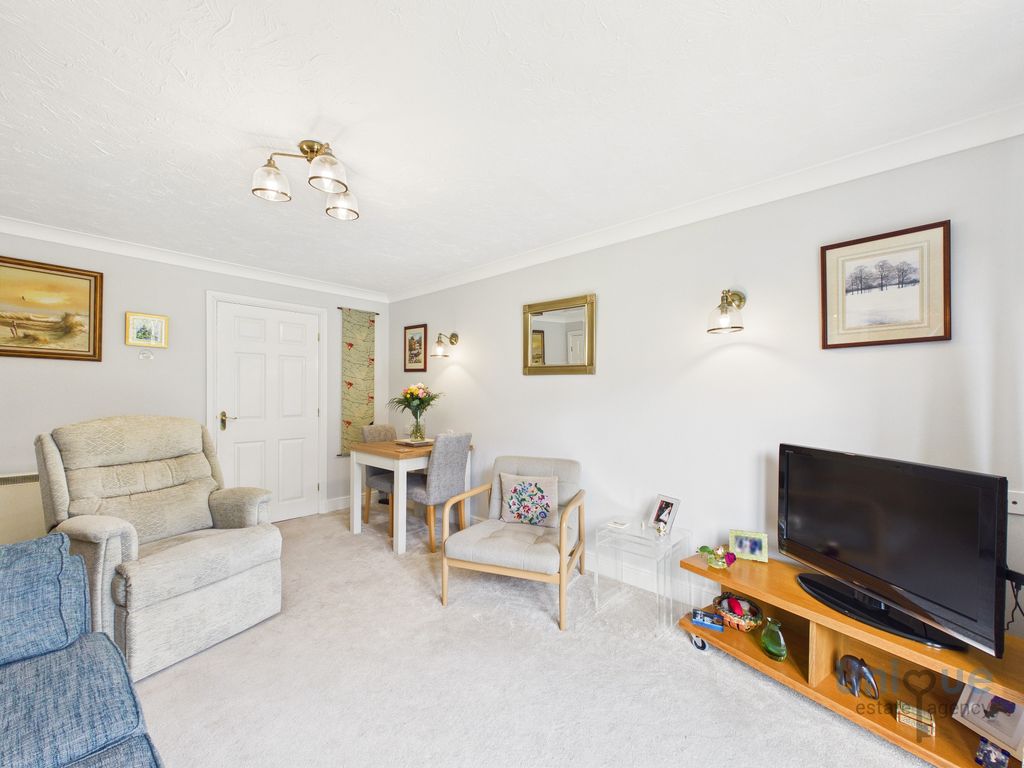 Property photo 3 of 12