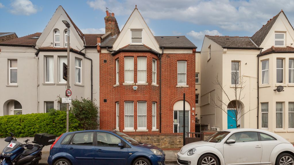 Property photo 1 of 17 Flat C, 15 Lucien Road, Tooting, London, Sw17 8Hs