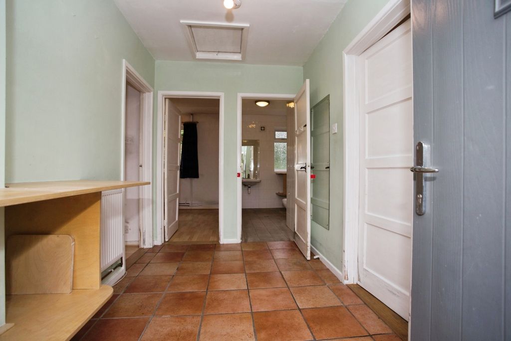 Property photo 2 of 18 Photo