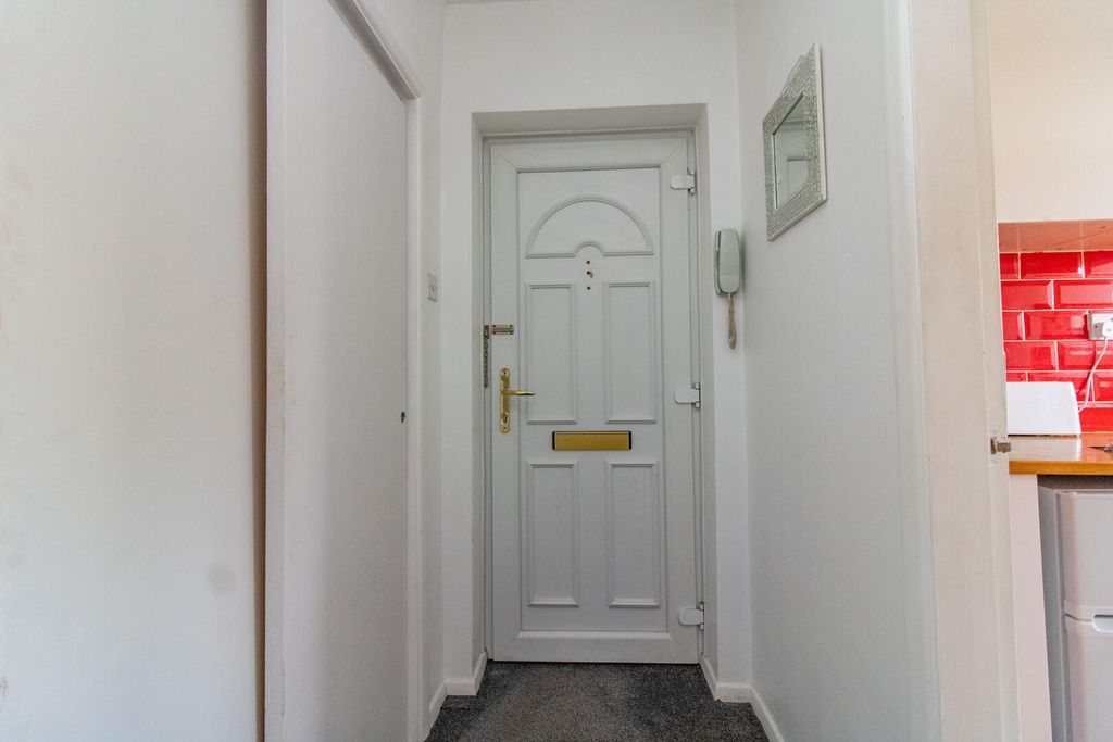 Property photo 3 of 9 Hallway