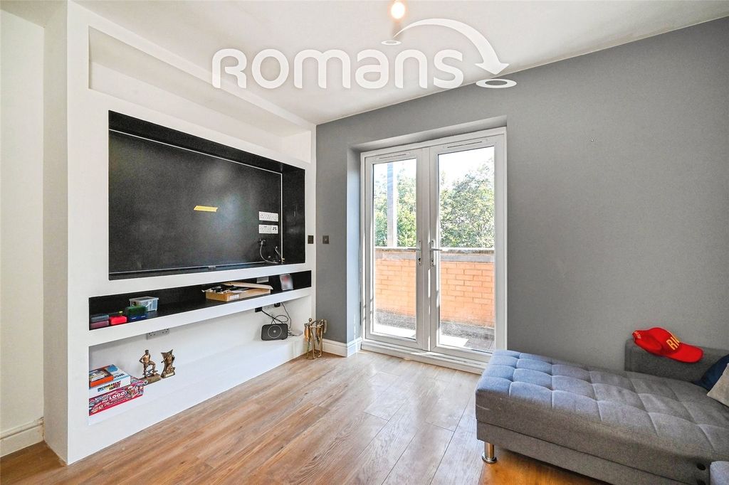 Property photo 3 of 9 Picture No. 11