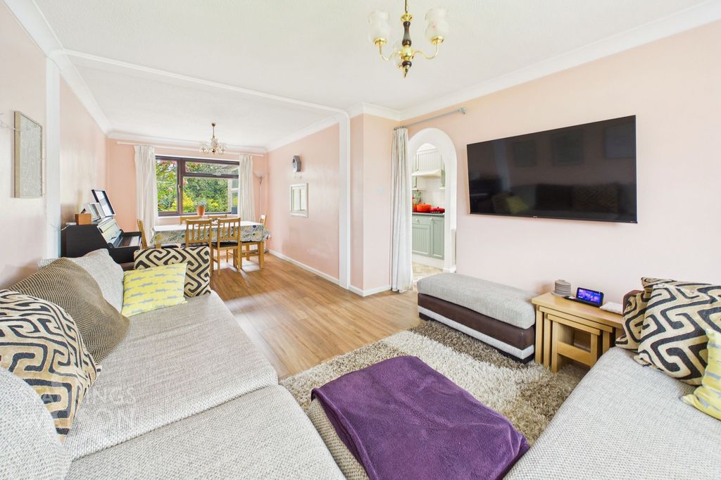 Property photo 2 of 23