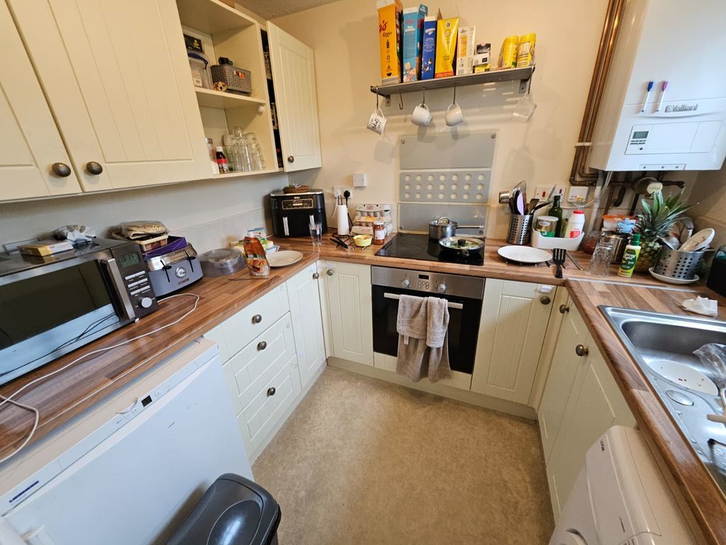 Property photo 2 of 11 Photo 8