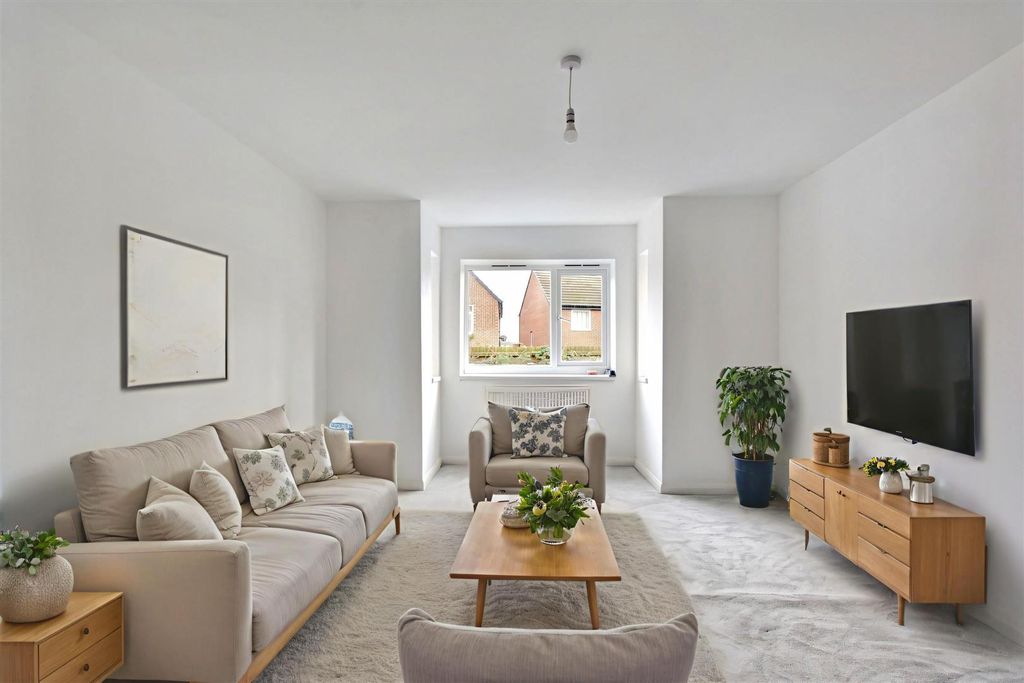 Property photo 2 of 11 Lounge_2 - 1 (1).Jpeg