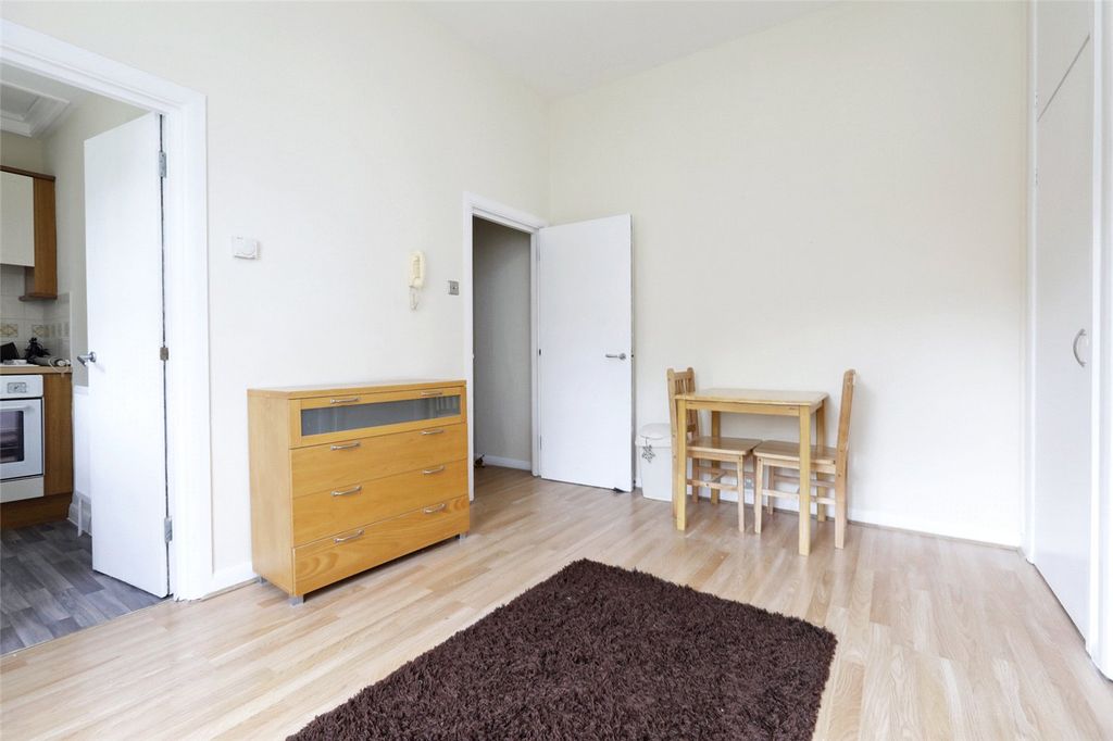 Property photo 3 of 7 Picture No. 02