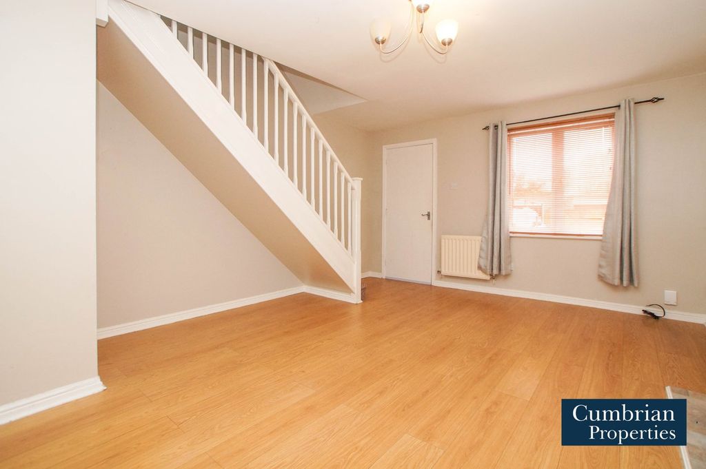 Property photo 2 of 12 Lounge