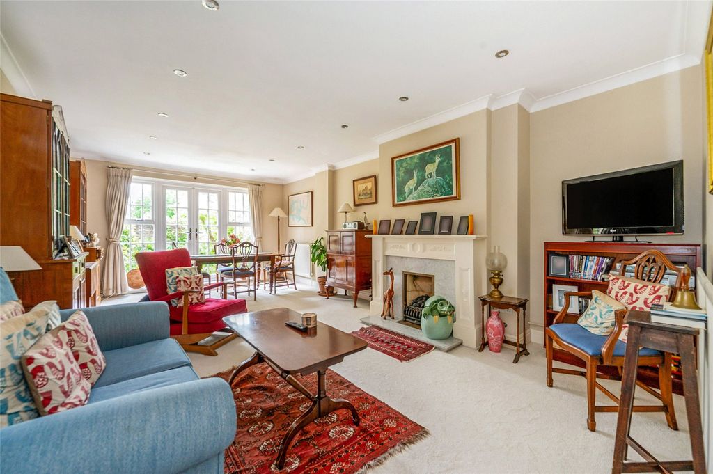 Property photo 2 of 14 Sitting Room