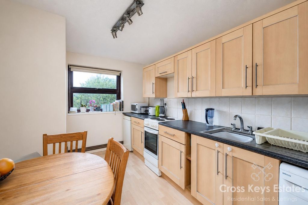 Property photo 2 of 14 Kitchen/Breakfast Room