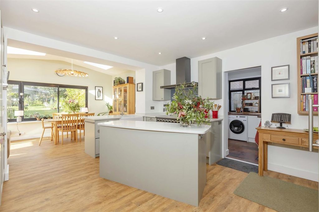 Property photo 3 of 35 Fourth Avenue_45.Jpg