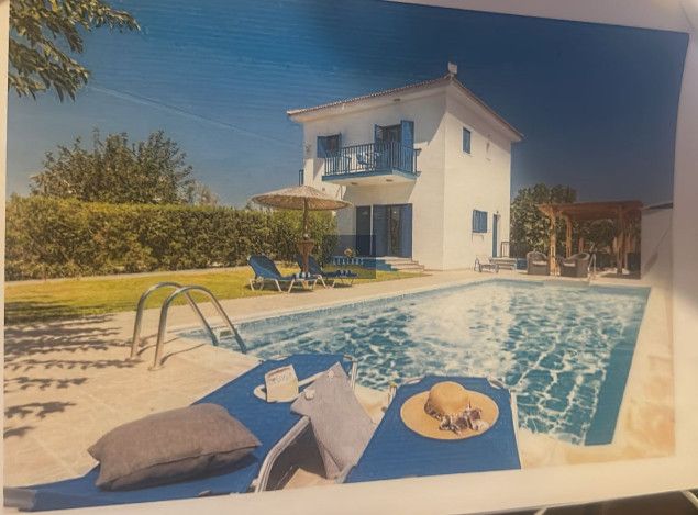 Property photo 1 of 2