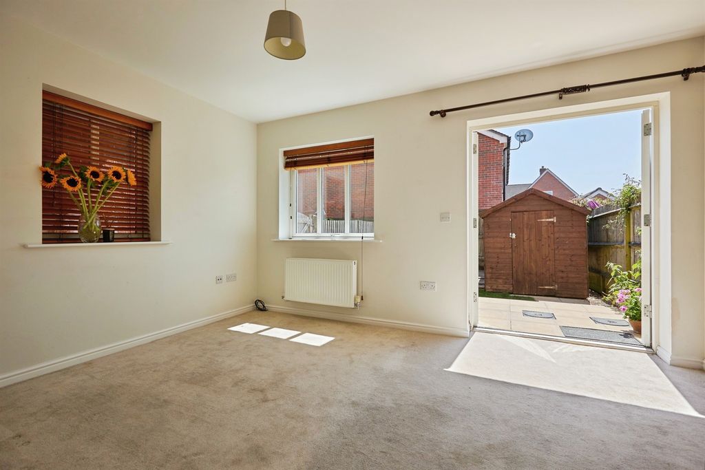 Property photo 3 of 14