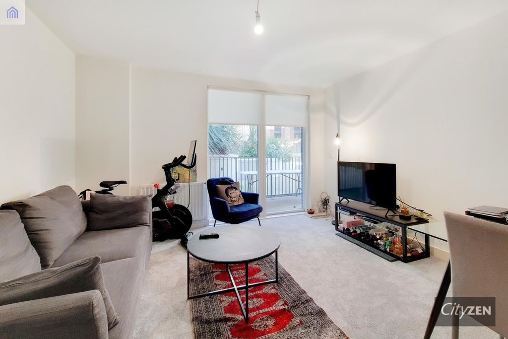 Property photo 1 of 11 Reception Room