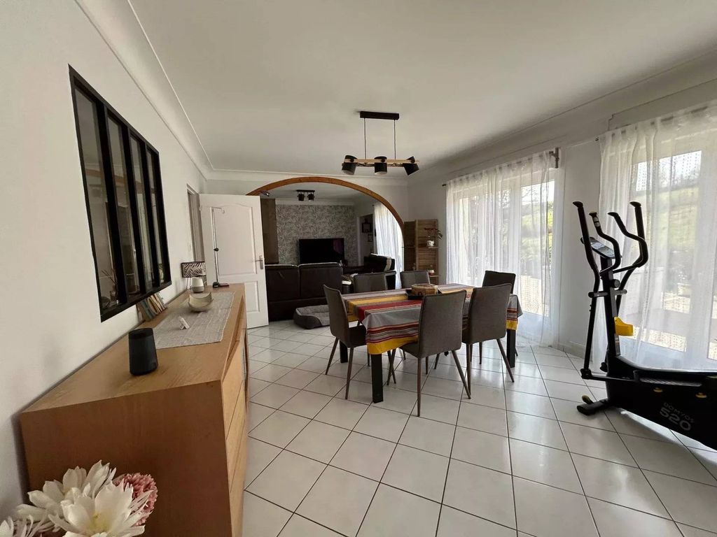 Property photo 3 of 17