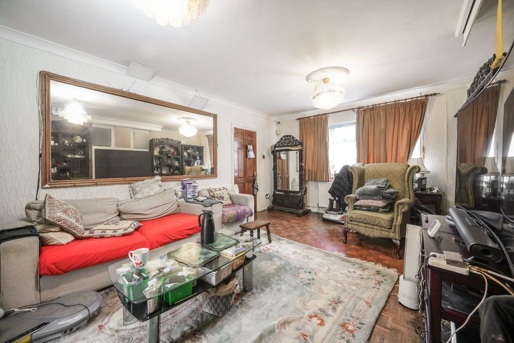 Property photo 2 of 14