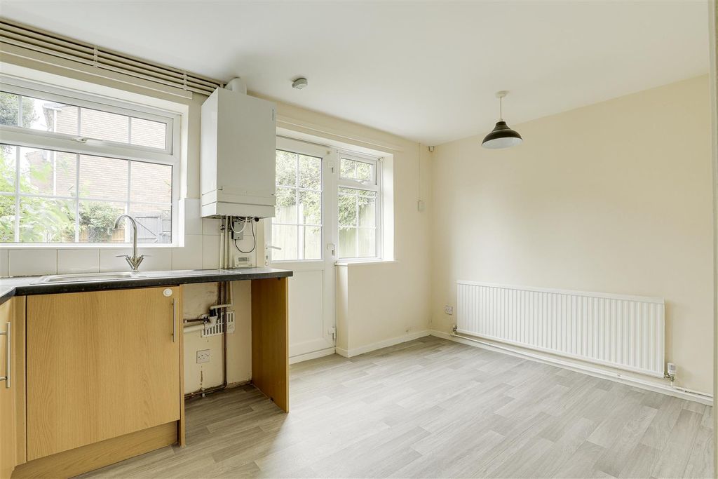 Property photo 3 of 11 05.Jpg