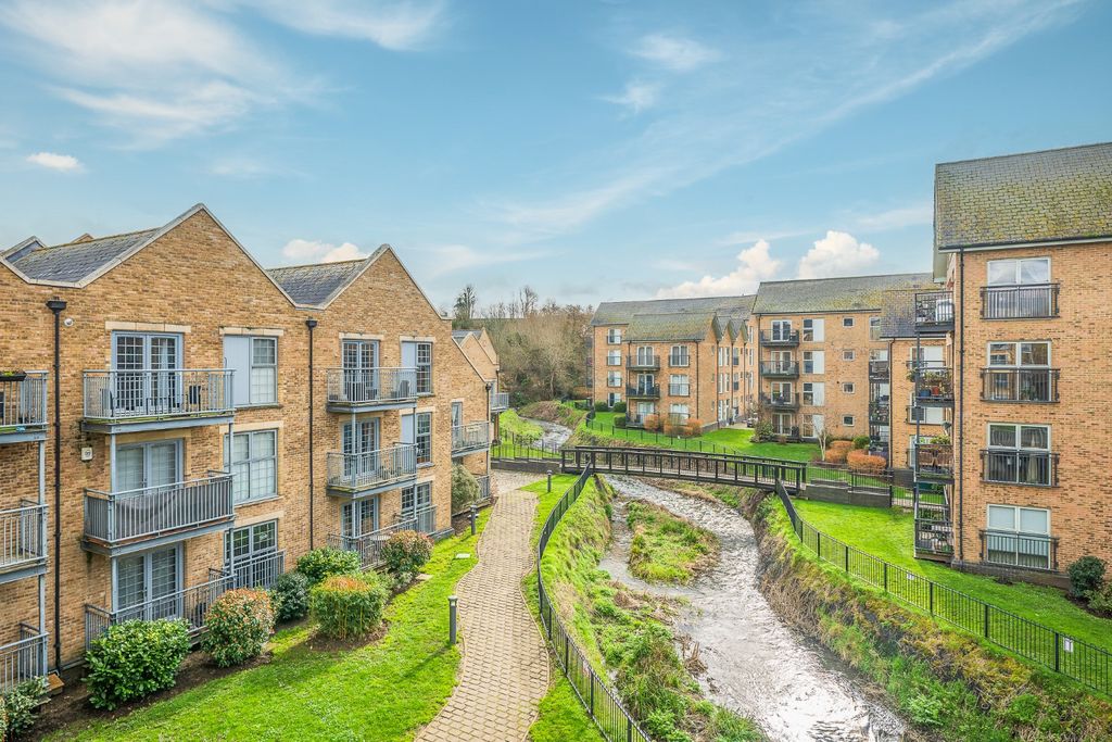 Property photo 2 of 16 49320910