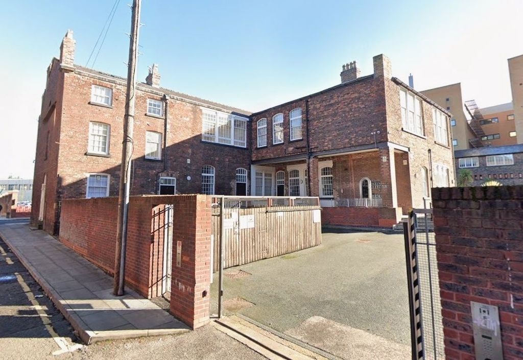 Property photo 1 of 7 4676110