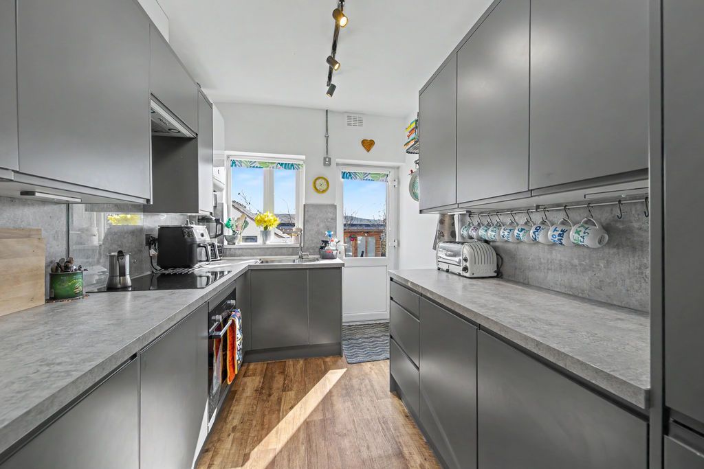 Property photo 3 of 29 Kitchen