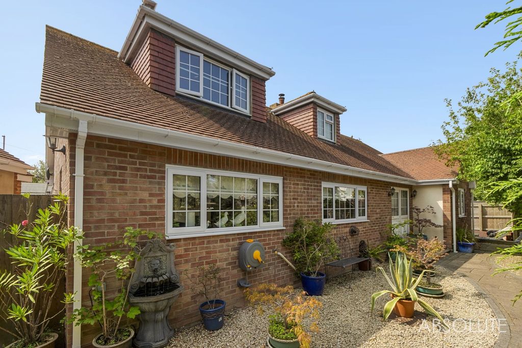 Property photo 1 of 27