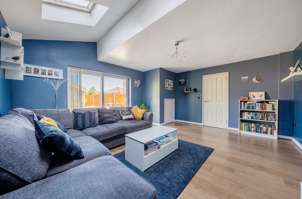 Property photo 2 of 11 1493930-3-6A5E504...