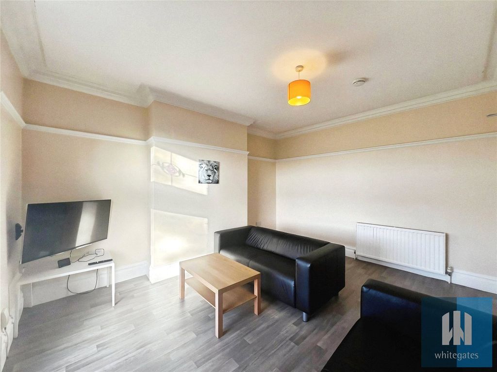 Property photo 2 of 17 Picture No. 04