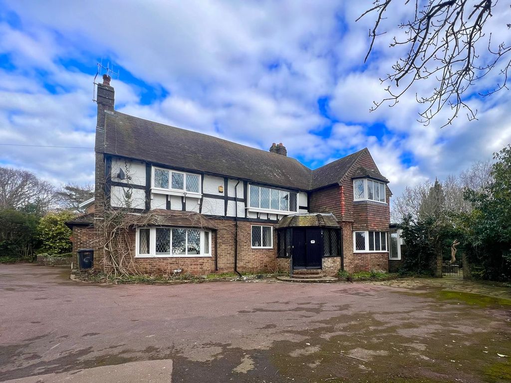 Property photo 1 of 28