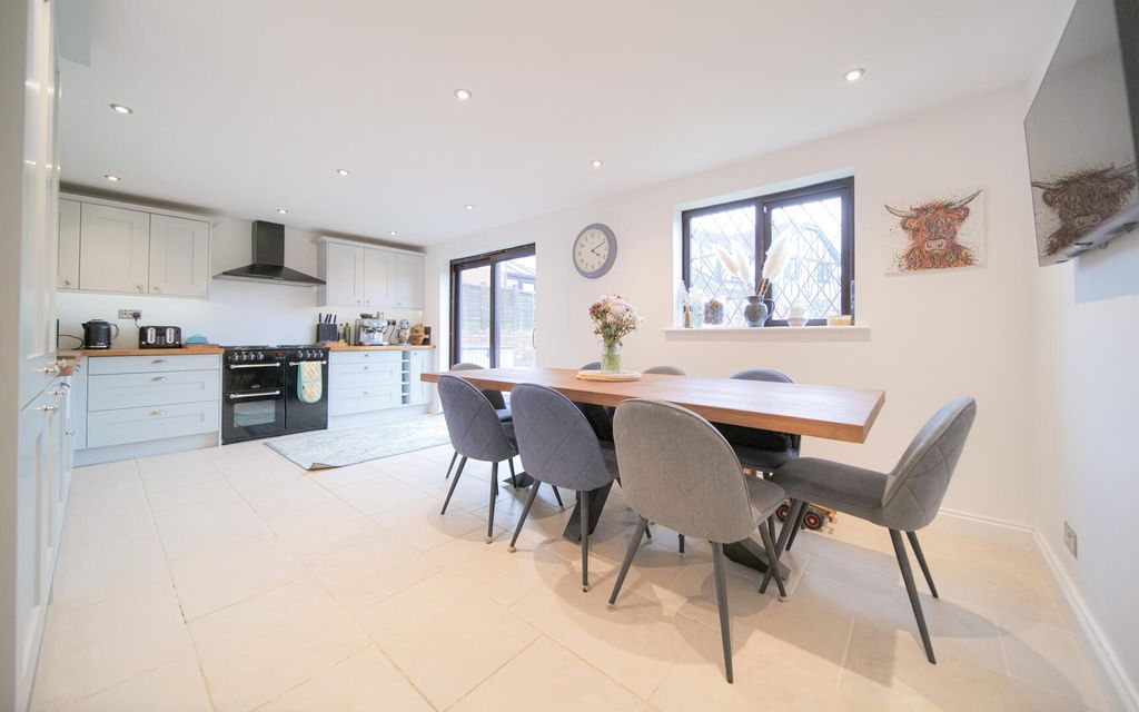 Property photo 2 of 21 P1069971.Jpg