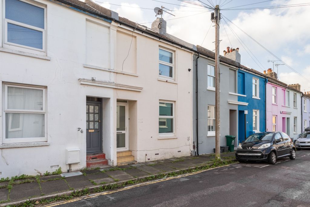 Property photo 1 of 25