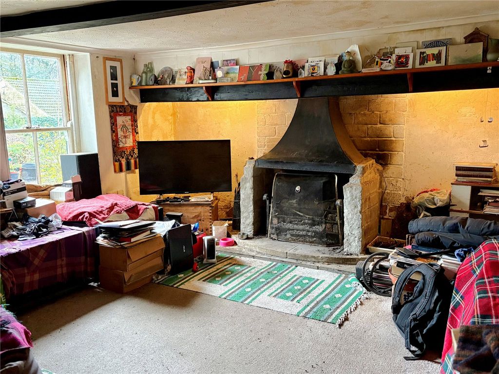 Property photo 3 of 12 Picture 3