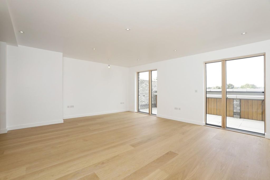 Property photo 1 of 9 5.Jpg