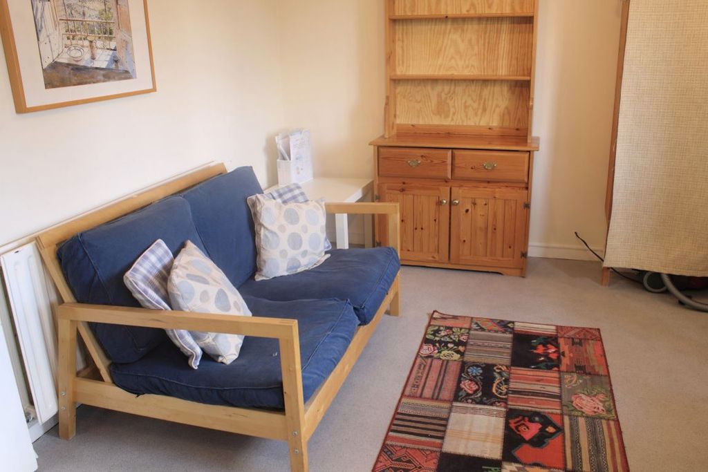 Property photo 2 of 25