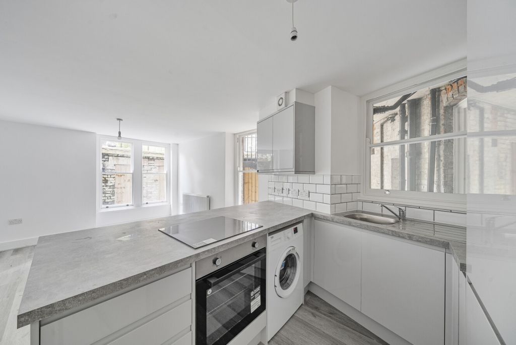 Property photo 2 of 5 Kitchen