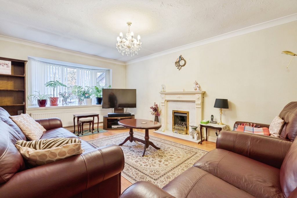 Property photo 3 of 17 Photo