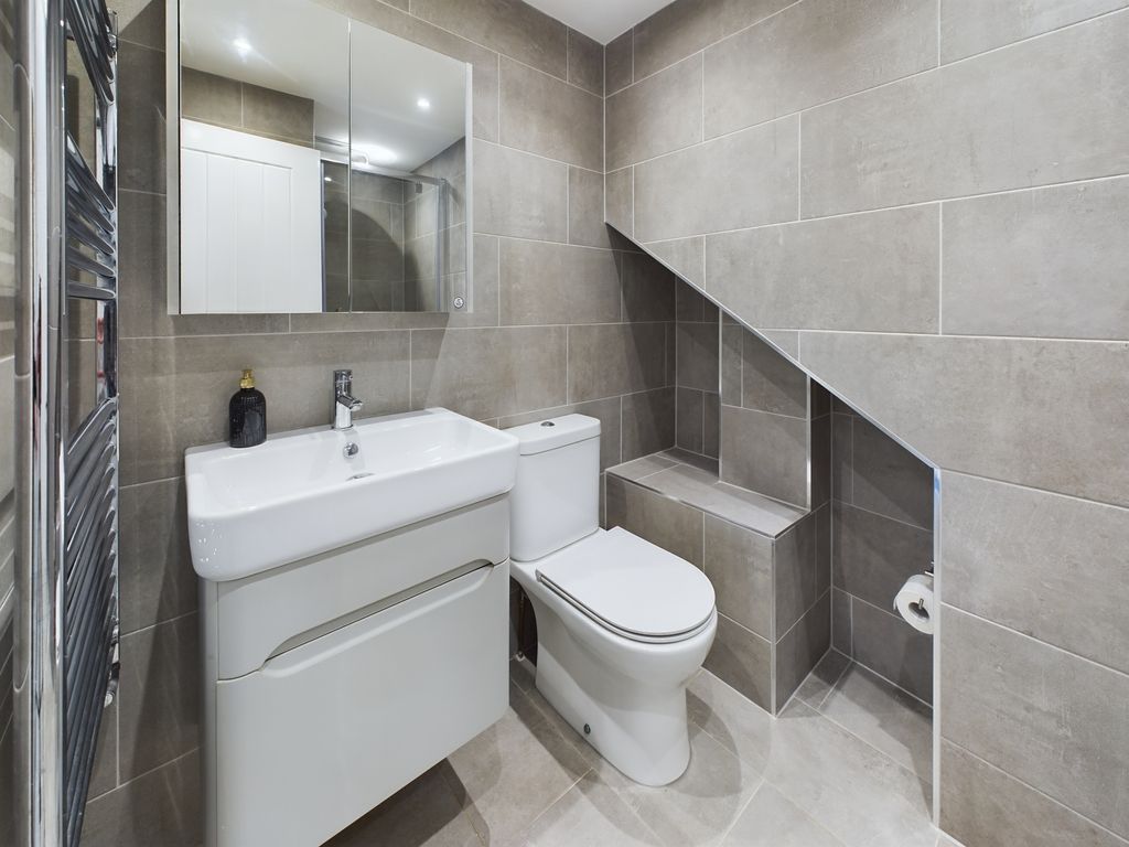 Property photo 3 of 8 Cam04018G0-Pr0149-Still005