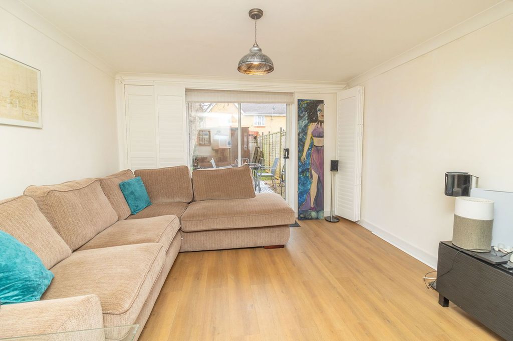 Property photo 3 of 23