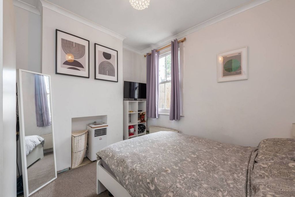 Property photo 3 of 9