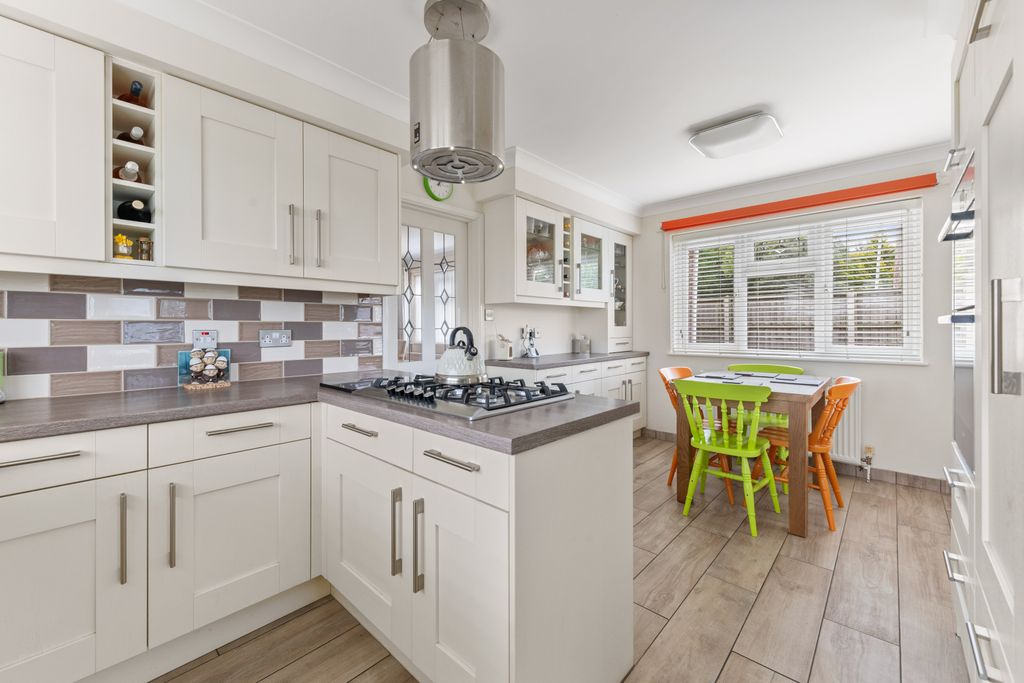 Property photo 3 of 36