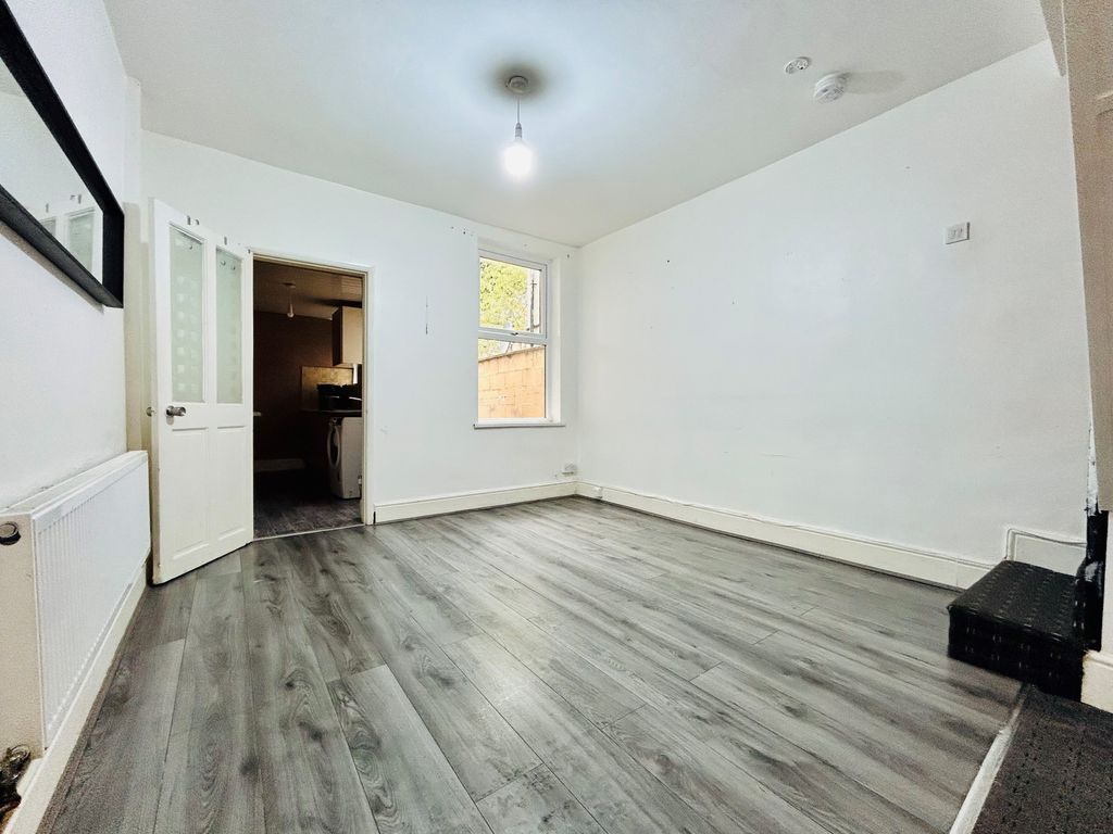 Property photo 3 of 9 Living Room