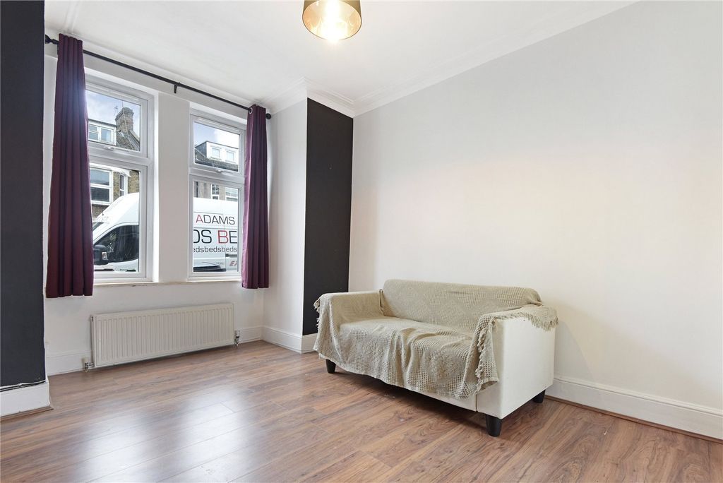 Property photo 3 of 15 Picture No. 12