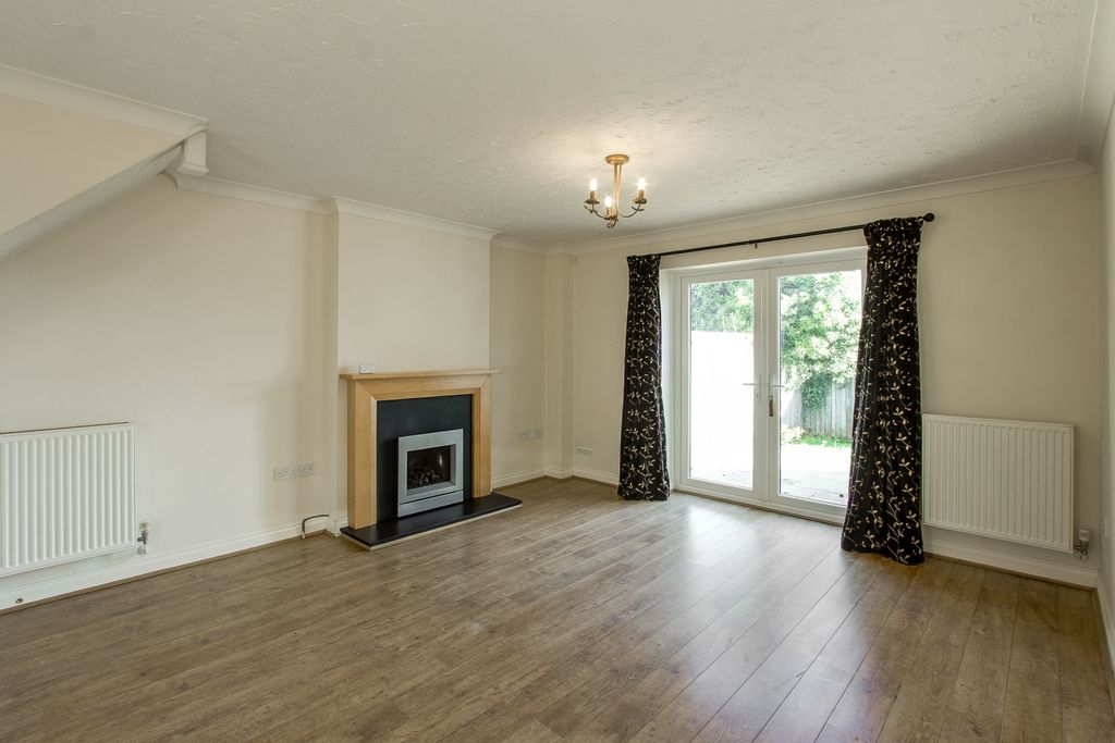 Property photo 2 of 16 Living Room