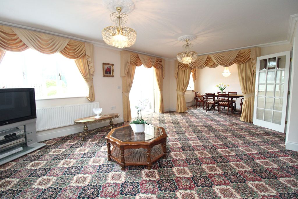 Property photo 2 of 24