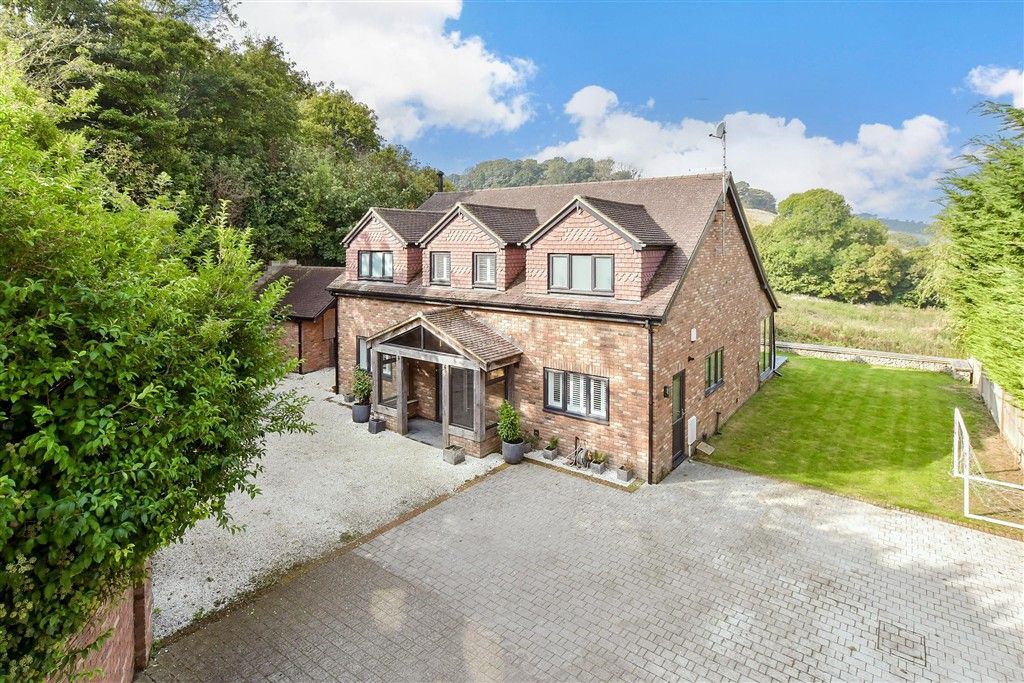 Property photo 3 of 19 External Front Web